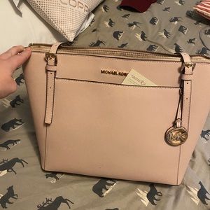 Michael Kors large voyager purse